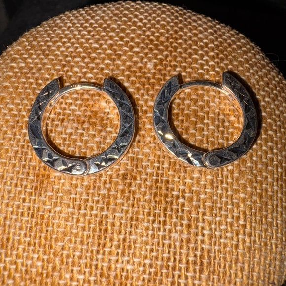 Solid Heavy Sterling Silver Diamond Cut Hoops made in Italy - Picture 4 of 5